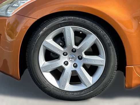 Used 2004 Nissan 350Z Touring image 11
