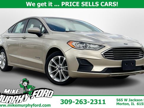 Used 2019 Ford Fusion SE image 1