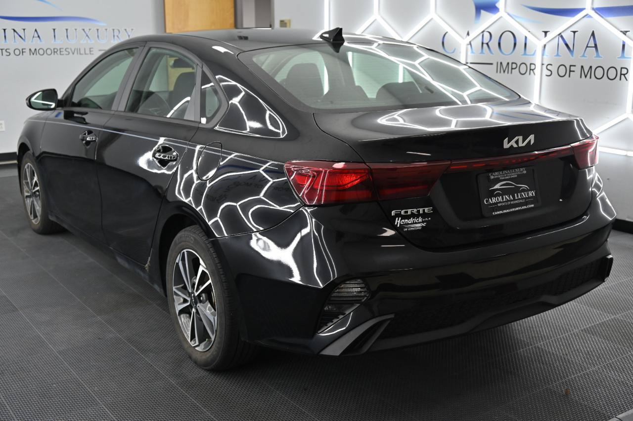 Used 2023 Kia Forte LXS w/ LXS Technology Package FWD image 2