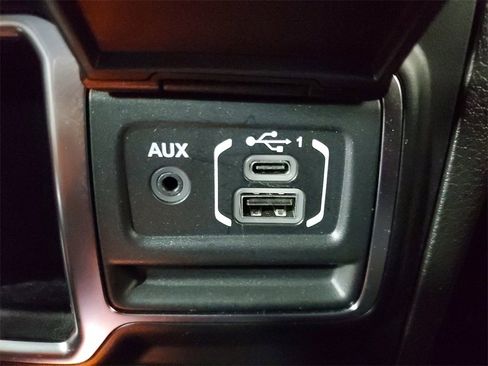 Used 2024 Jeep Wrangler Sport image 21