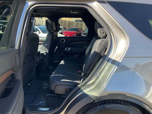 Used 2020 Land Rover Discovery HSE Luxury image 25