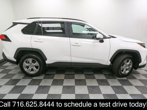 Used 2025 Toyota RAV4 XLE AWD/4WD image 7