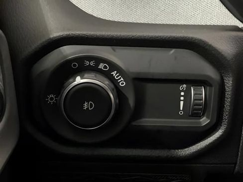 Used 2025 Jeep Wrangler Unlimited Sport AWD/4WD image 36