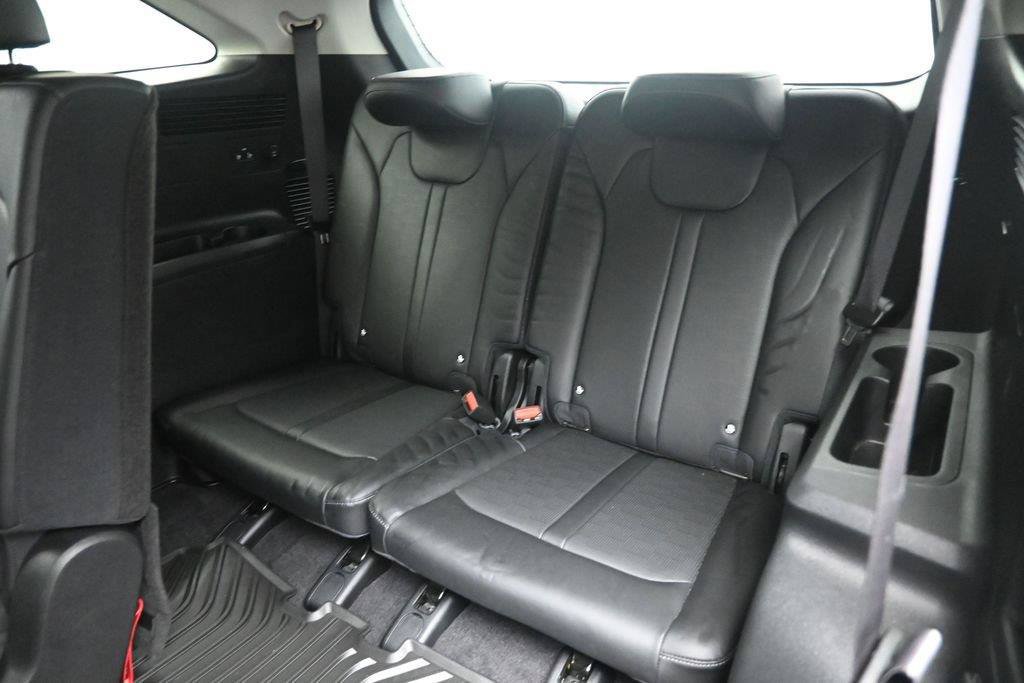 Used 2025 Kia Sorento S FWD image 32