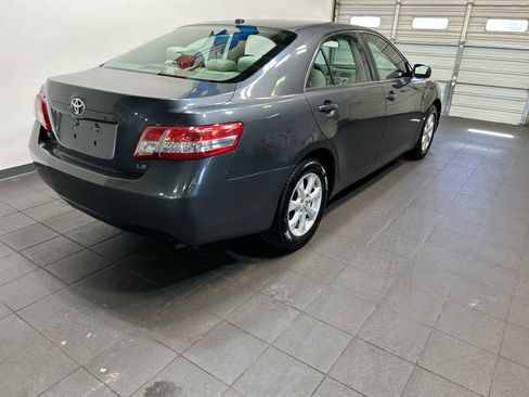 Used 2011 Toyota Camry LE w/ LE Extra-Value Pkg FWD image 3