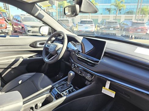 New 2026 Jeep Compass Latitude image 27