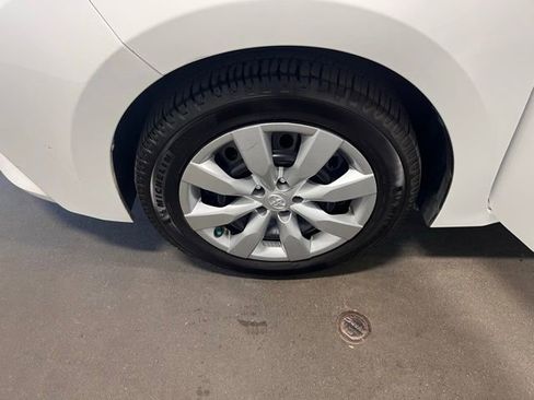 Used 2016 Toyota Corolla LE image 29