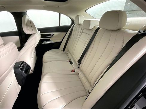 New 2026 Mercedes-Benz E 350 4MATIC Sedan image 10