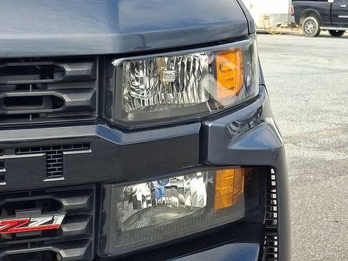 Used 2020 Chevrolet Silverado 1500 Custom Trail Boss w/ Custom Convenience Package AWD/4WD image 9