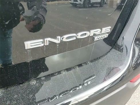 Used 2022 Buick Encore Preferred image 6