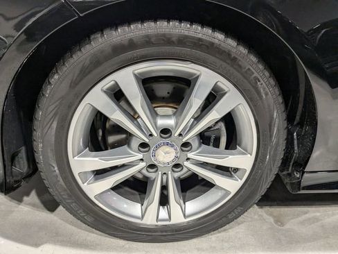 Used 2014 Mercedes-Benz E 250 BlueTEC 4MATIC Sedan image 15
