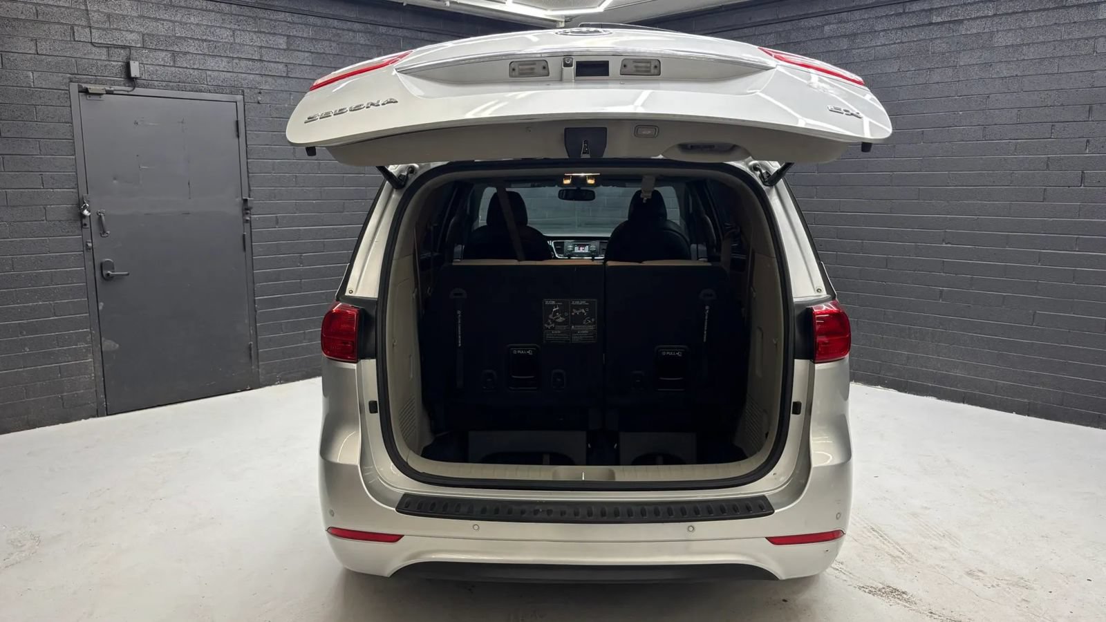 Used 2016 Kia Sedona EX FWD image 14