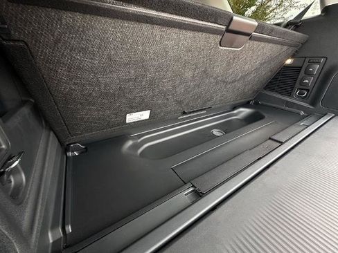 New 2025 Ford Expedition Active image 38