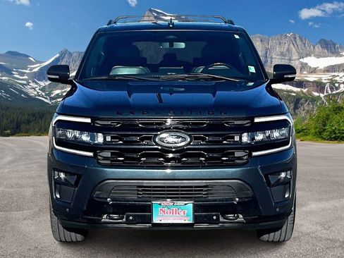 Used 2022 Ford Expedition Limited image 3