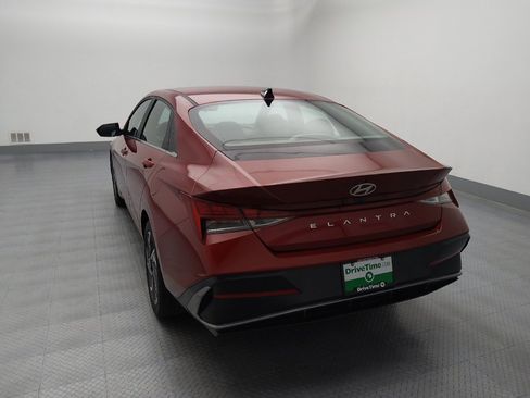 Used 2024 Hyundai Elantra SEL w/ Convenience Package FWD image 6