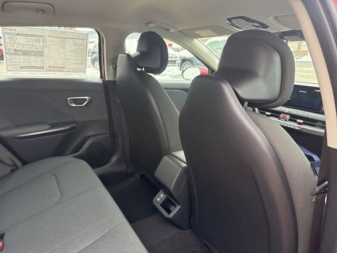 New 2025 Kia K4 LXS image 12