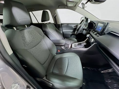 Certified 2022 Toyota RAV4 XLE w/ XLE Grade Weather Package AWD/4WD image 24