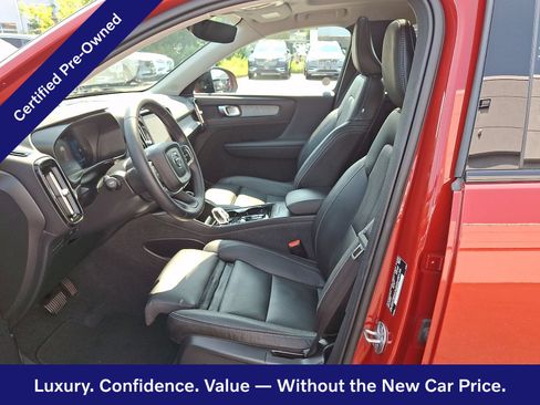 Certified 2024 Volvo XC40 B5 Plus w/ Climate Package AWD/4WD image 14