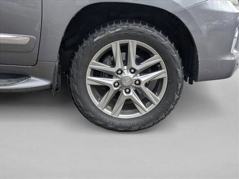 Used 2014 Lexus LX 570 4WD image 17