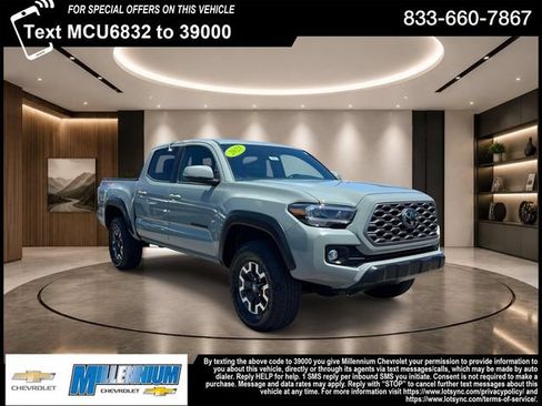 Used 2023 Toyota Tacoma TRD Off-Road w/ TRD Premium Off Road Package AWD/4WD image 1