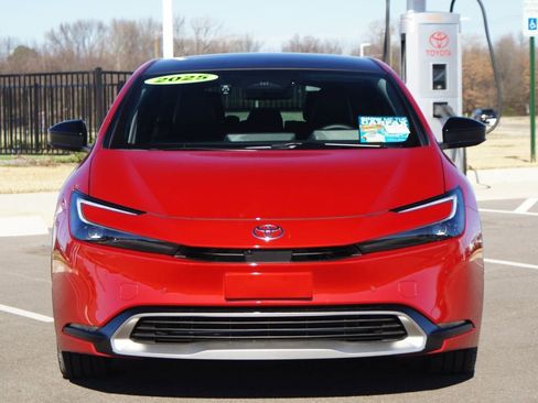 Used 2025 Toyota Prius Base image 23