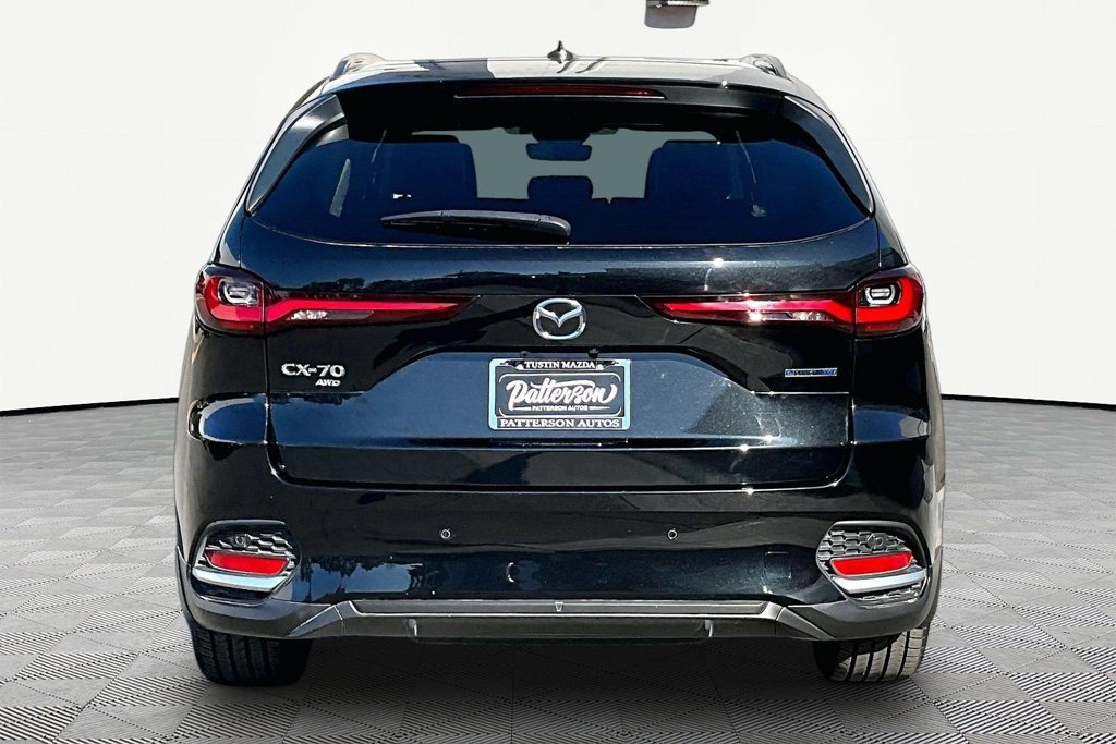 Certified 2025 MAZDA CX-70 Plug-In Hybrid w/ Premium Pkg AWD/4WD image 4