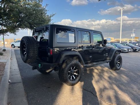 Used 2018 Jeep Wrangler Unlimited Sport S image 7