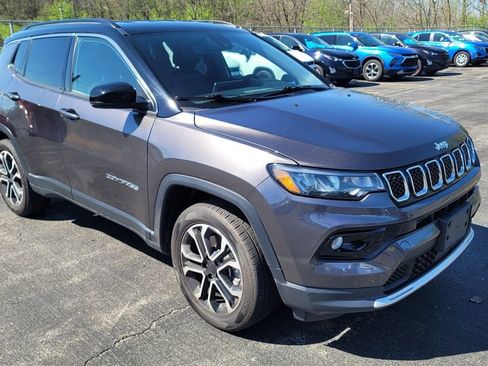 Used 2024 Jeep Compass Limited AWD/4WD image 8