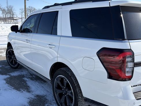 Used 2022 Ford Expedition Limited image 17