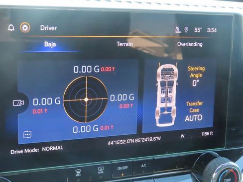 Used 2024 Chevrolet Colorado Trail Boss w/ Advanced Trailering Package AWD/4WD image 34