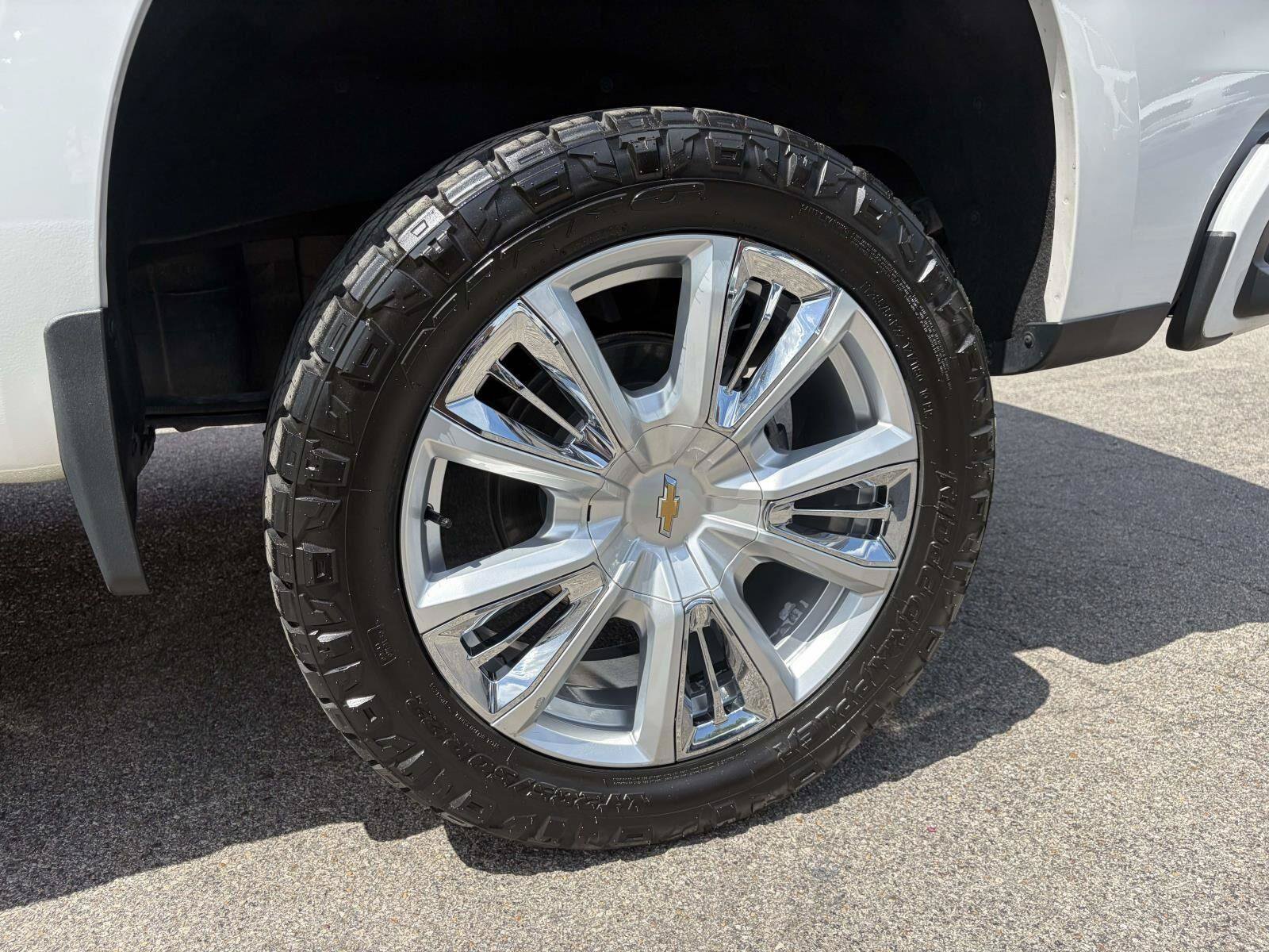 Used 2023 Chevrolet Silverado 1500 High Country RWD image 31
