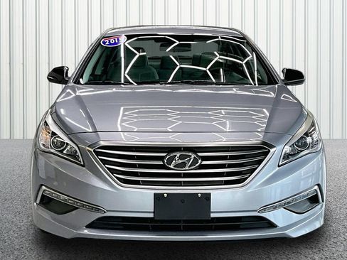 Used 2015 Hyundai Sonata SE w/ Option Group 09 FWD image 2