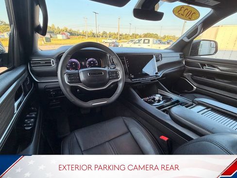 Used 2023 Jeep Wagoneer L Series II w/ Rear Seat Video Group 1 AWD/4WD image 10