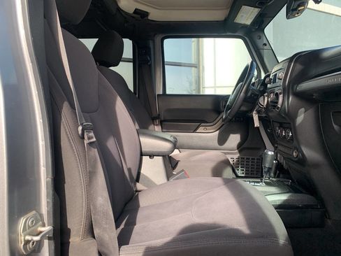 Used 2018 Jeep Wrangler Unlimited Sport S image 12