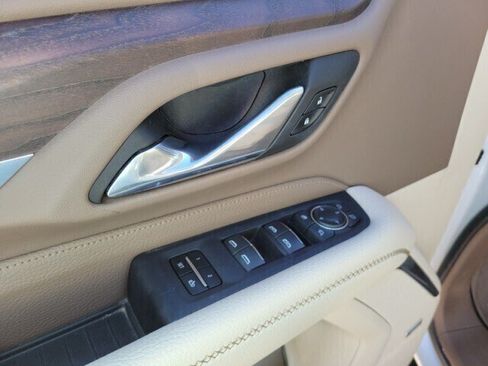 Used 2023 GMC Yukon Denali AWD/4WD image 13