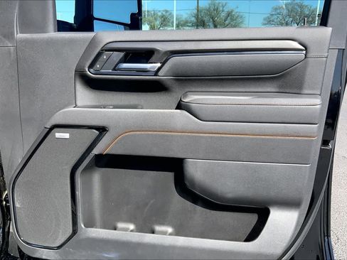 Used 2025 GMC Sierra 2500 AT4 w/ AT4 Premium Plus Package image 23