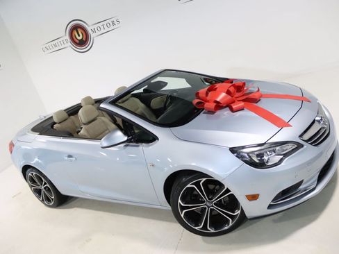 Used 2018 Buick Cascada Premium FWD image 2