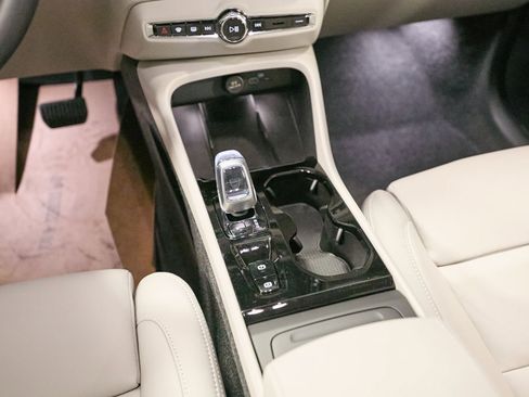 New 2026 Volvo XC40 B5 Plus w/ Climate Package image 20