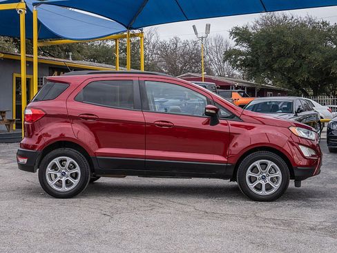 Used 2020 Ford EcoSport SE image 4