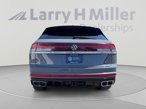 Certified 2024 Volkswagen Atlas Cross Sport SEL R-Line AWD/4WD image 5