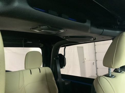 Used 2022 Jeep Wrangler Willys image 21