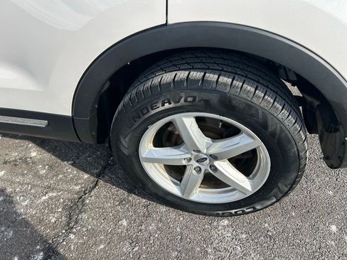 Certified 2017 Ford Explorer XLT w/ Equipment Group 202A image 35