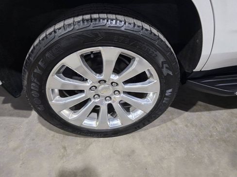 Used 2021 Chevrolet Tahoe Premier AWD/4WD image 22