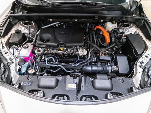 Certified 2024 Toyota Venza LE AWD/4WD image 34