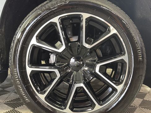 Used 2025 Chevrolet Tahoe RST w/ Comfort Package RWD image 41
