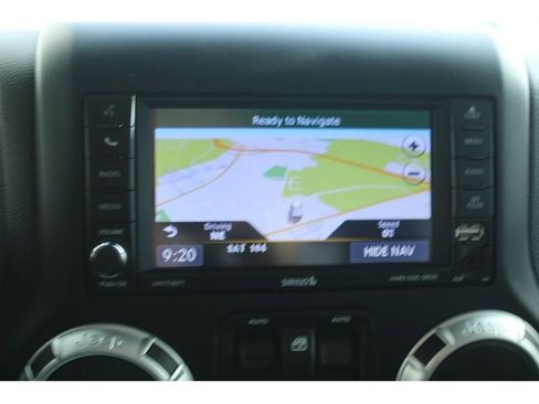 Used 2018 Jeep Wrangler Sahara w/ Connectivity Group image 24