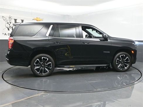 Used 2023 Chevrolet Tahoe LT w/ Luxury Package image 38
