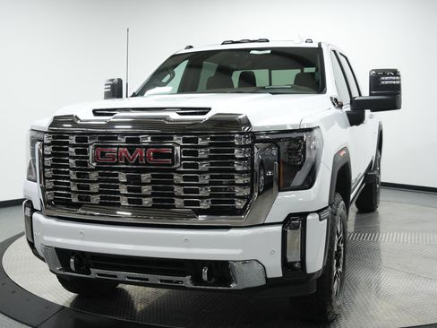 New 2026 GMC Sierra 2500 Denali w/ Denali Reserve Package image 3