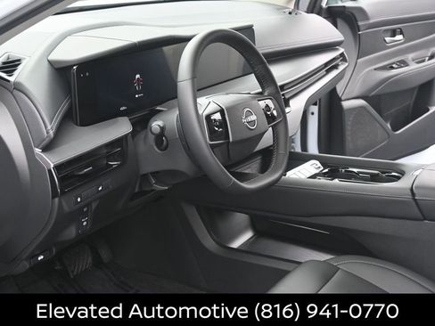 Certified 2025 Nissan Murano SV FWD image 7