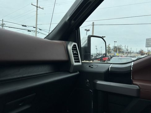 Used 2019 Ford F150 Platinum w/ Equipment Group 701A Luxury image 26